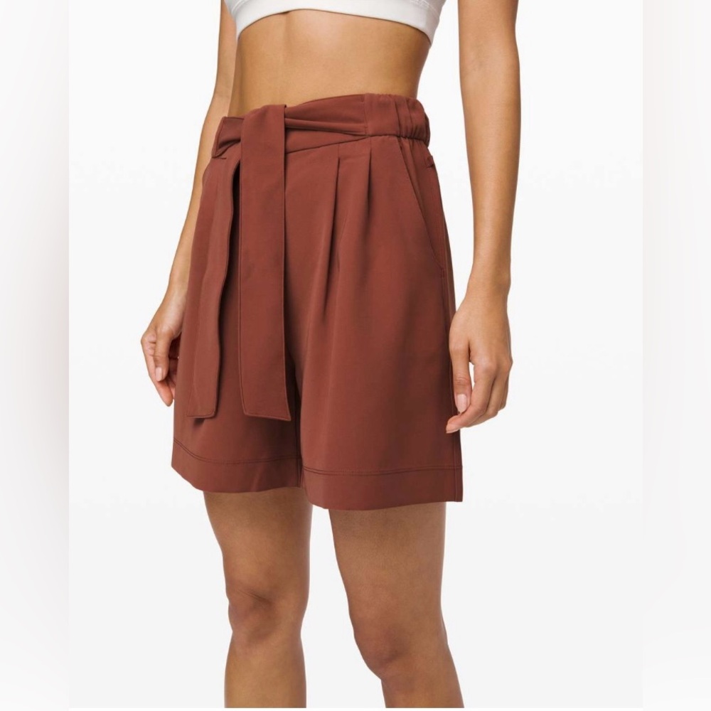 Lululemon Noir Short 5.5" - rusty clay - size 6 - Picture 2 of 6